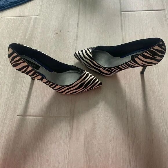 White House Black Market Zebra Size 8 Heels - Picture 4 of 12